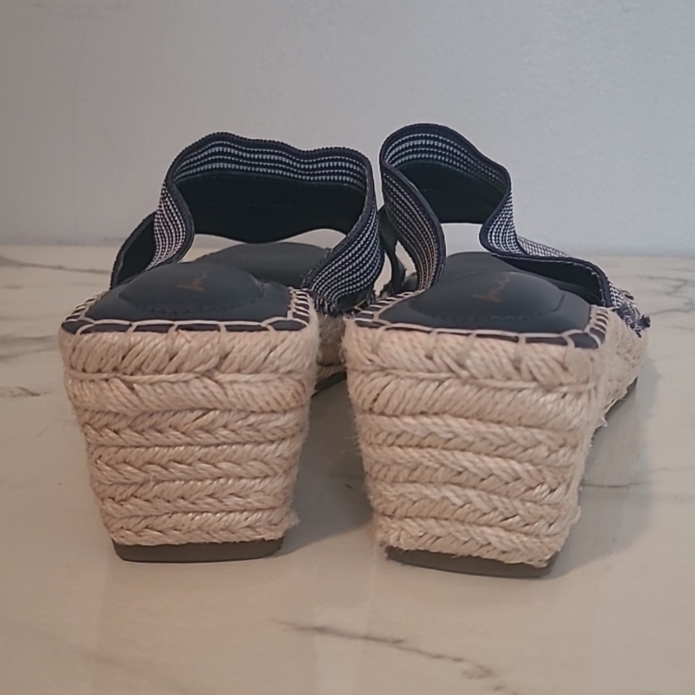 Me Too Cayman Navy Striped Wedge Slip-on Sandals Stretch Bands Wmns 9 Coastal - Picture 6 of 14